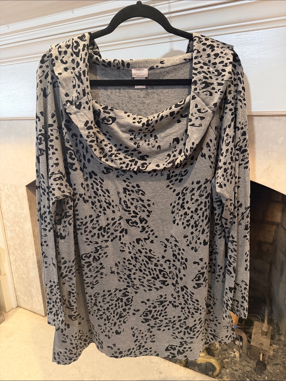 Zenergy Chico's Gray and Black Leopard Print Cowl Neck Tunic size XL